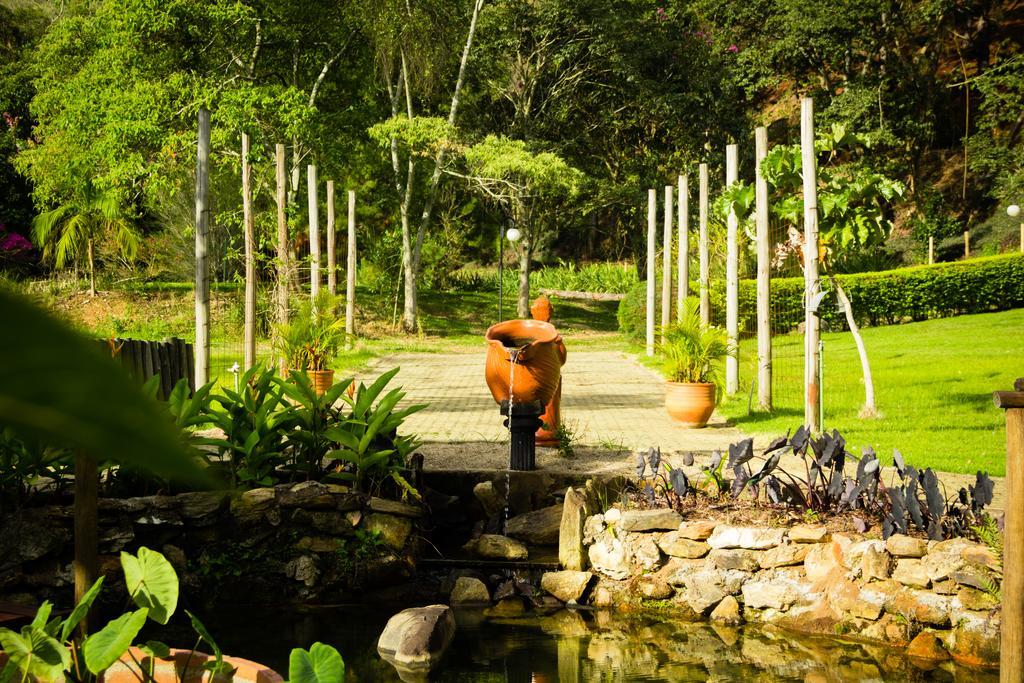 Pousada Recanto Dos Beija Flores Monte Alegre do Sul Exterior photo