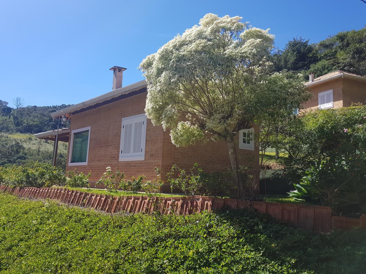 Pousada Recanto Dos Beija Flores Monte Alegre do Sul Exterior photo
